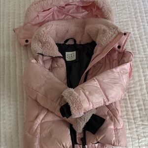 Stylish Pink Hooded Puffer Jacket